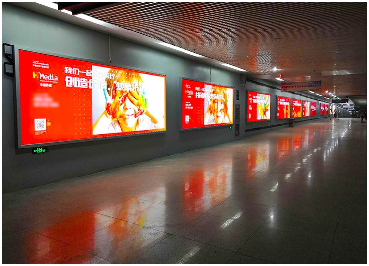 海口機(jī)場(chǎng)高鐵燈箱_01